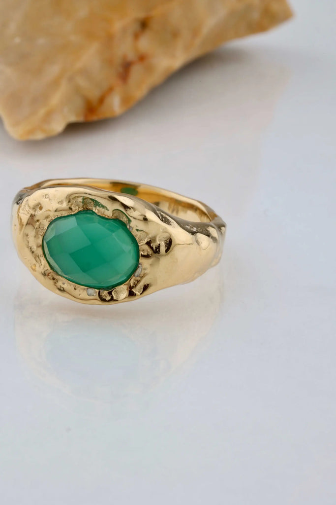 Bague petite pierre sale